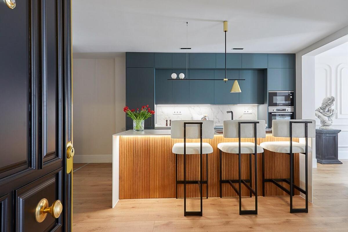 4-bedrooms Apartment München